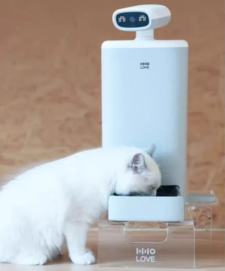 The Pawvola Deluxe Smart Feeder